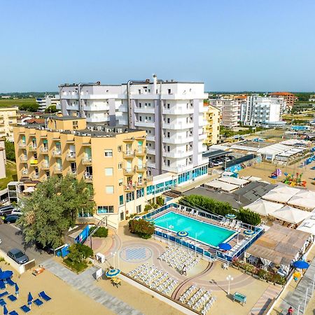 Bikini Tropicana Family Hotel Lido Di Savio Buitenkant foto